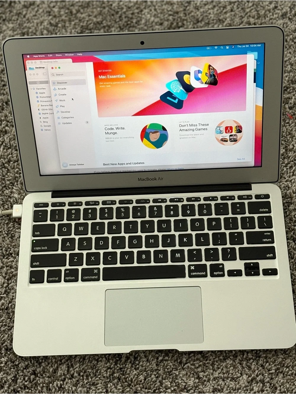 Apple MacBook Air 11 Laptop with original charger, and normal battery health